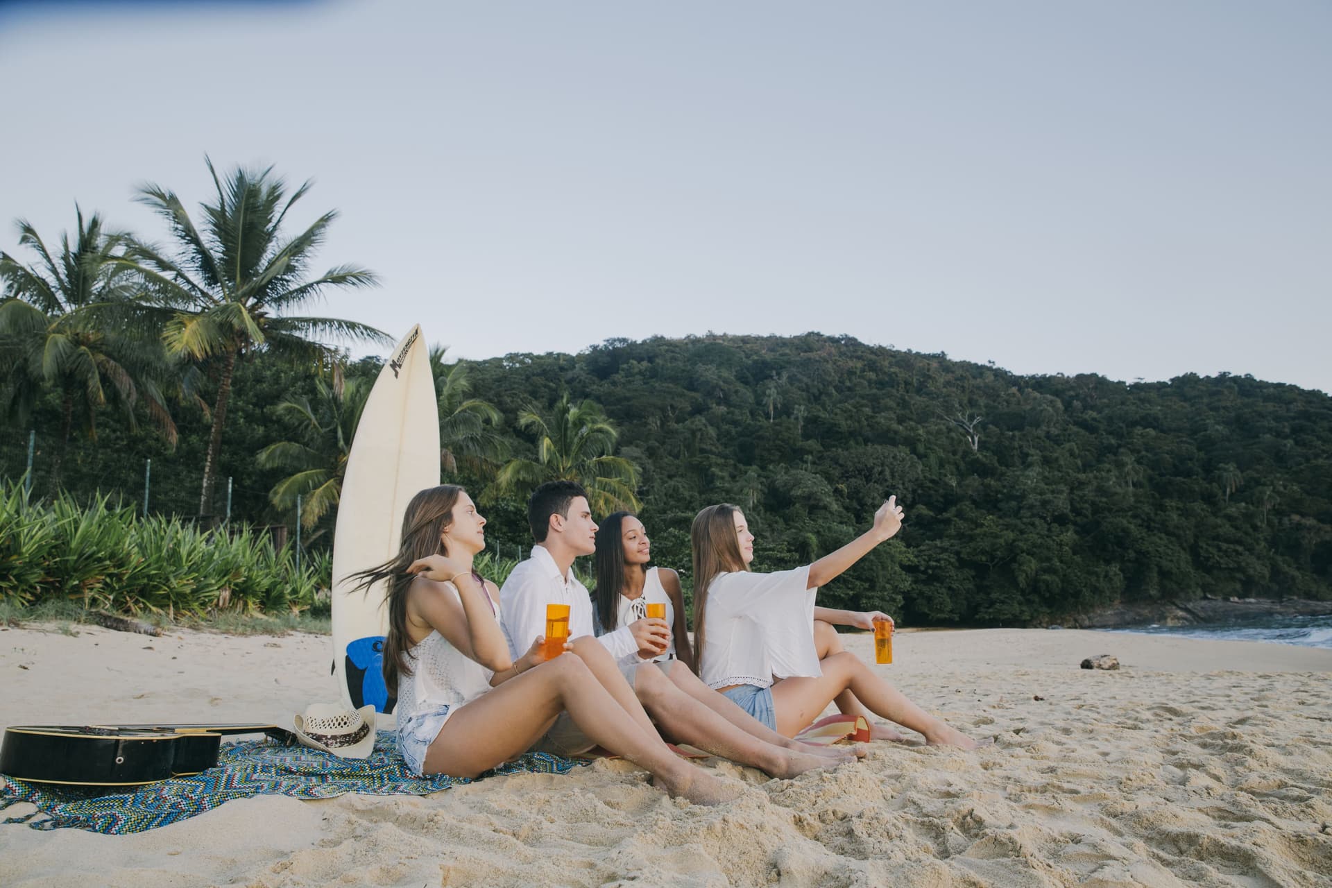Traveler Menikmati Perjalanan yang Santai dan Terencana