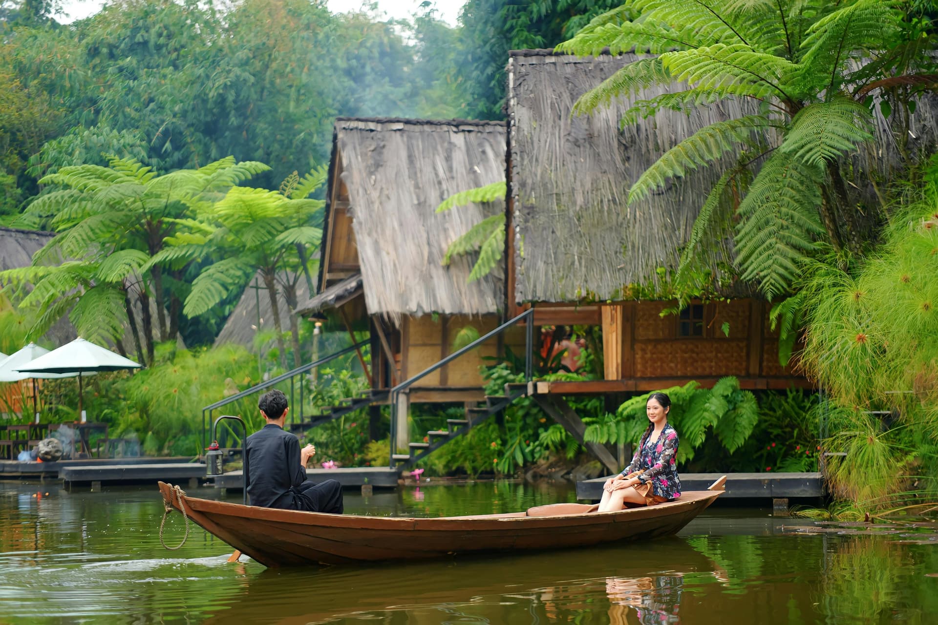 destinasi sustainable tourism terbaik di indonesia 2026 - suasana tenang di tengah alam yang hijau
